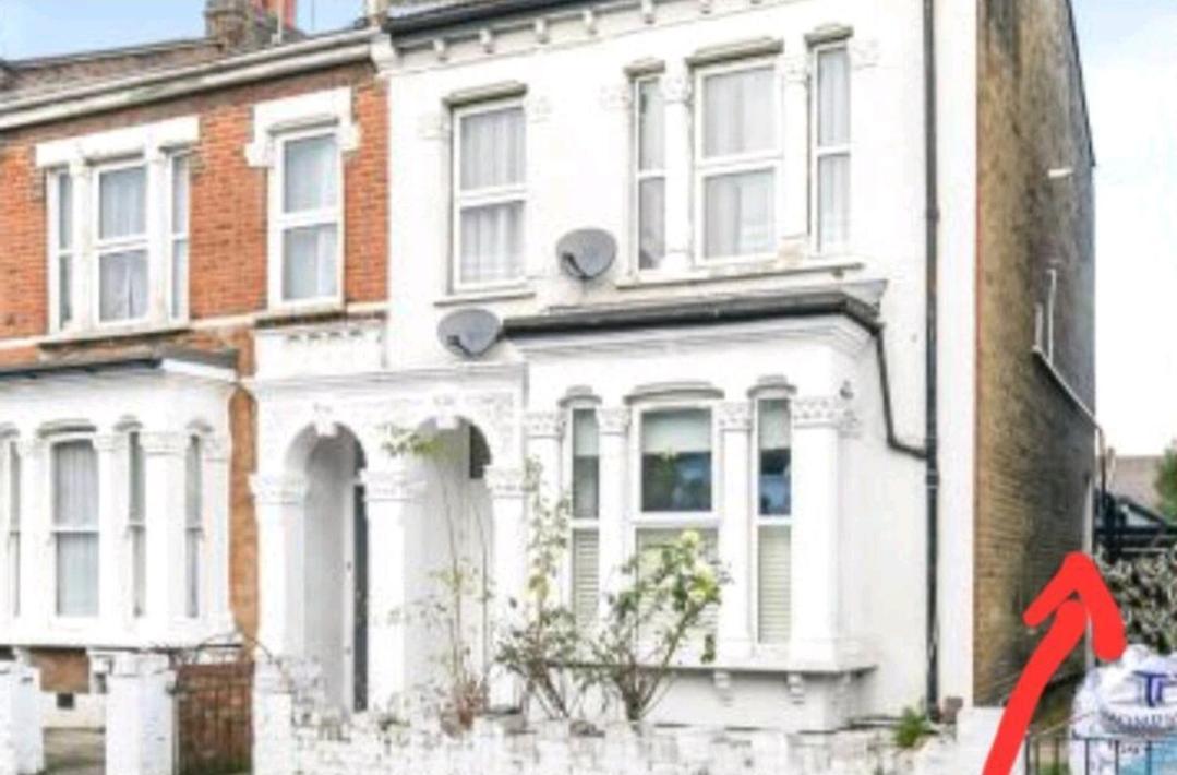 Room With Luxury Private Bathroom & Independent Entrance Near Tube Londres Exterior foto